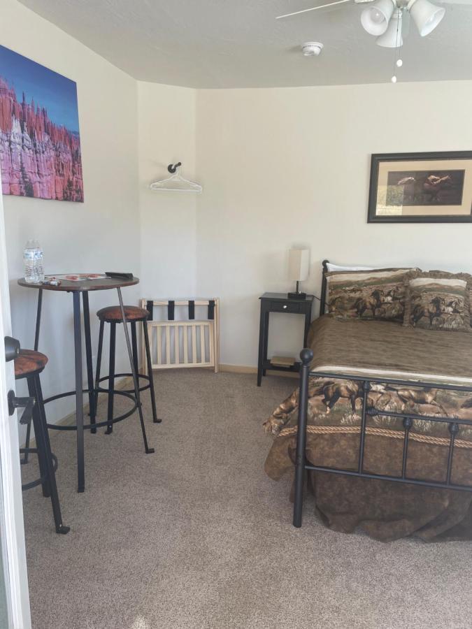 Bryce Canyon Country Inn ทรอปิก ภายนอก รูปภาพ