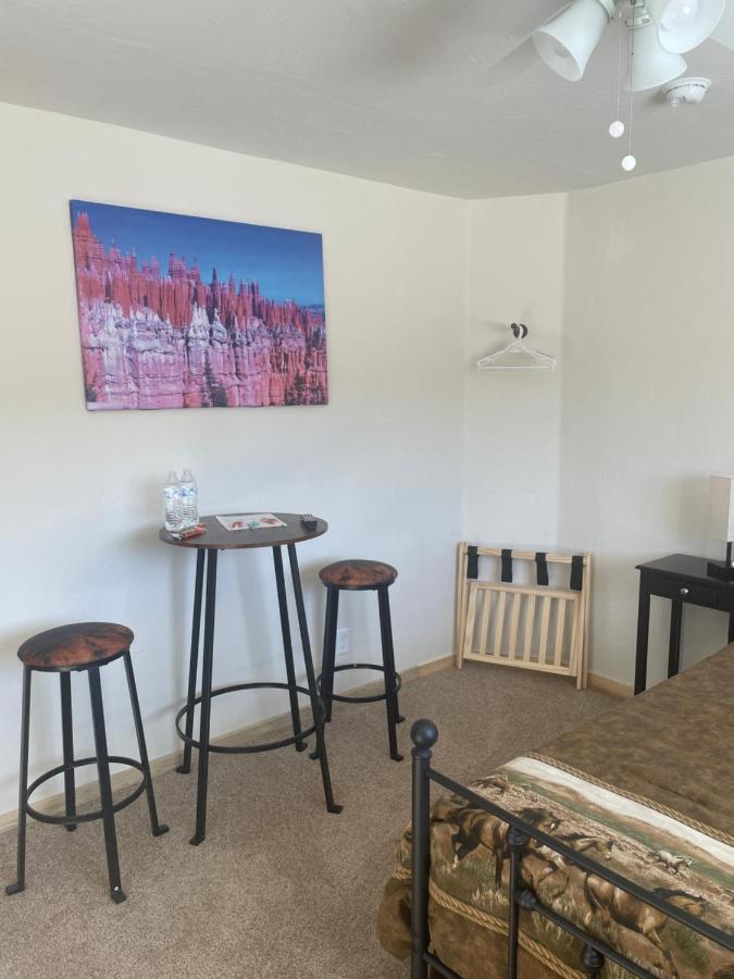 Bryce Canyon Country Inn ทรอปิก ภายนอก รูปภาพ